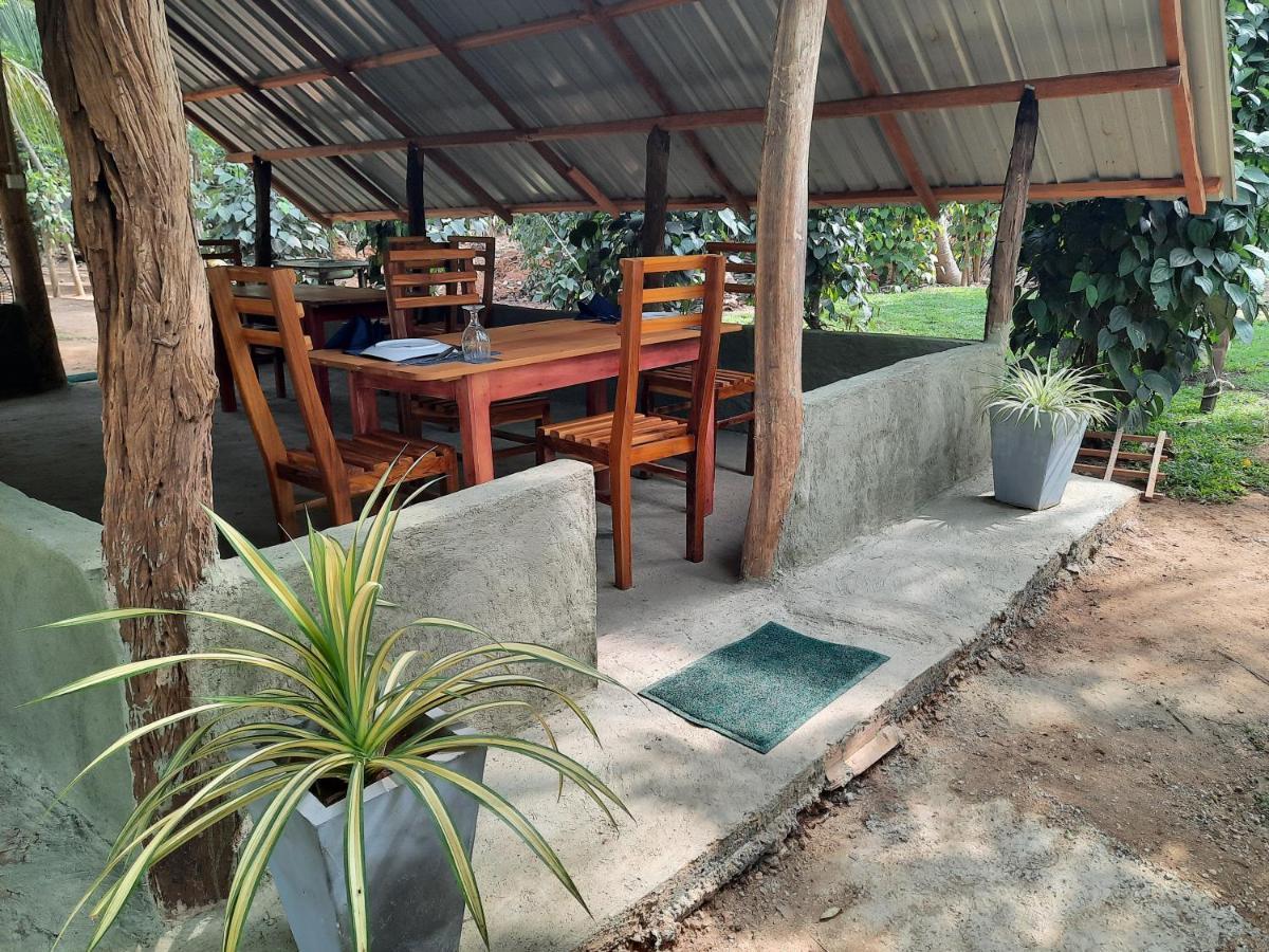 Wild Lake Side Udawalawe Exterior photo