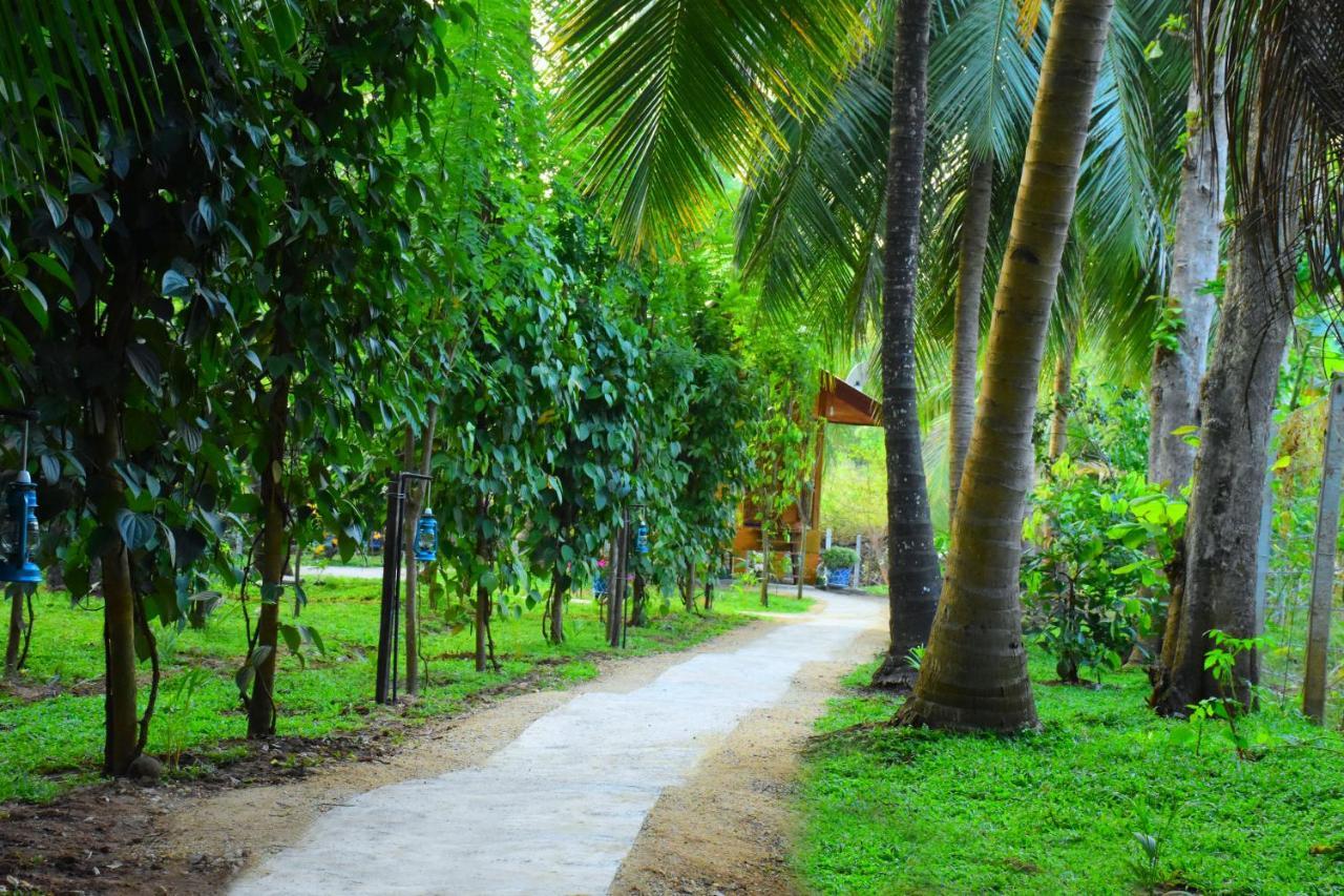 Wild Lake Side Udawalawe Exterior photo